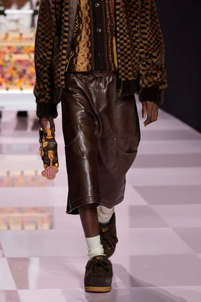 Look 43